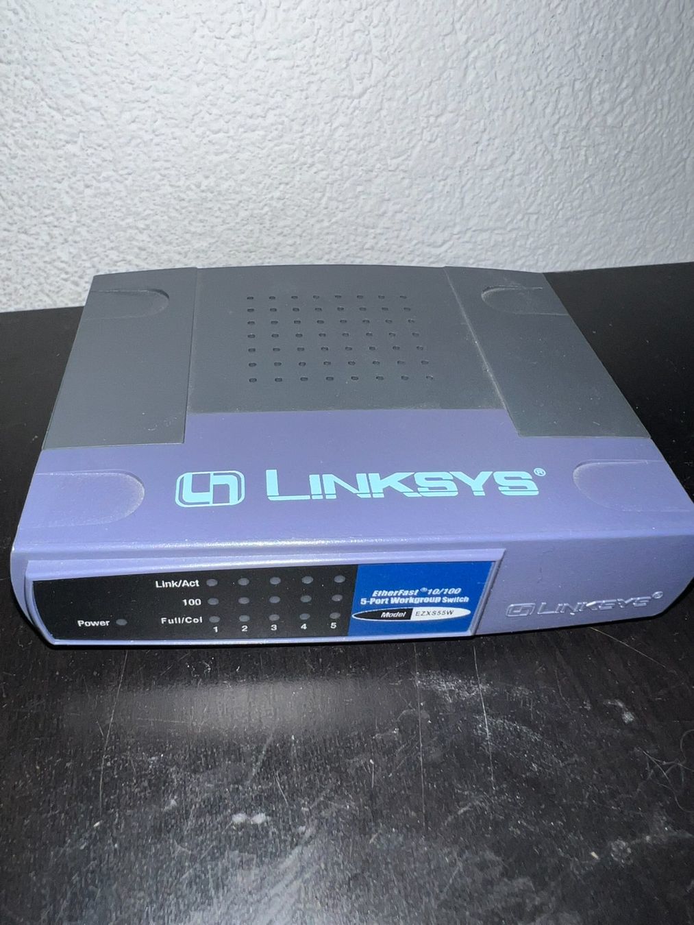 Hub & Switch: Linksys EtherFast EZXS55W 5-Port Switch 10/100 – Usato da Volketswil venduto da Lootington_Post 2