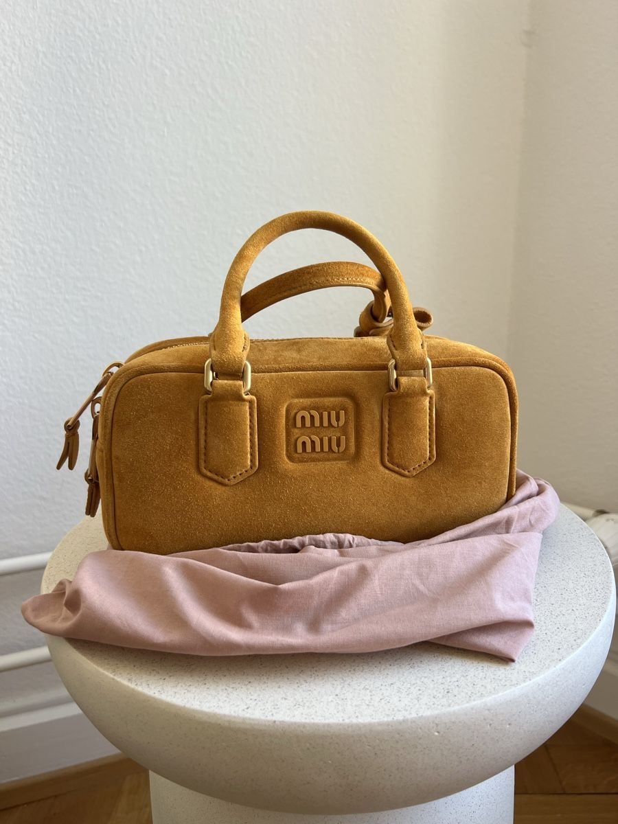 Miu Miu Borse da donna: Miumiu suede bag mustard  – Usato da Basel venduto da hea_slg8 1