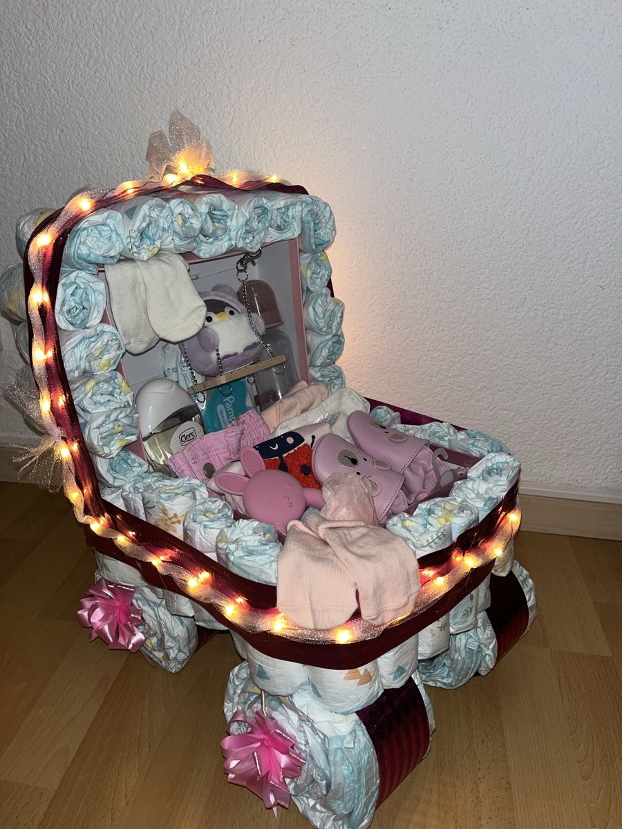 Lotti & Set di vestiti: Windeltorte Mädchen zur Geburt oder Taufe, Handarbeit! – Nuovo e nell'imballaggio originale da Eschlikon TG venduto da murati123 2