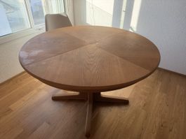 Holztisch ausziehbar – Massiv und vielseitig