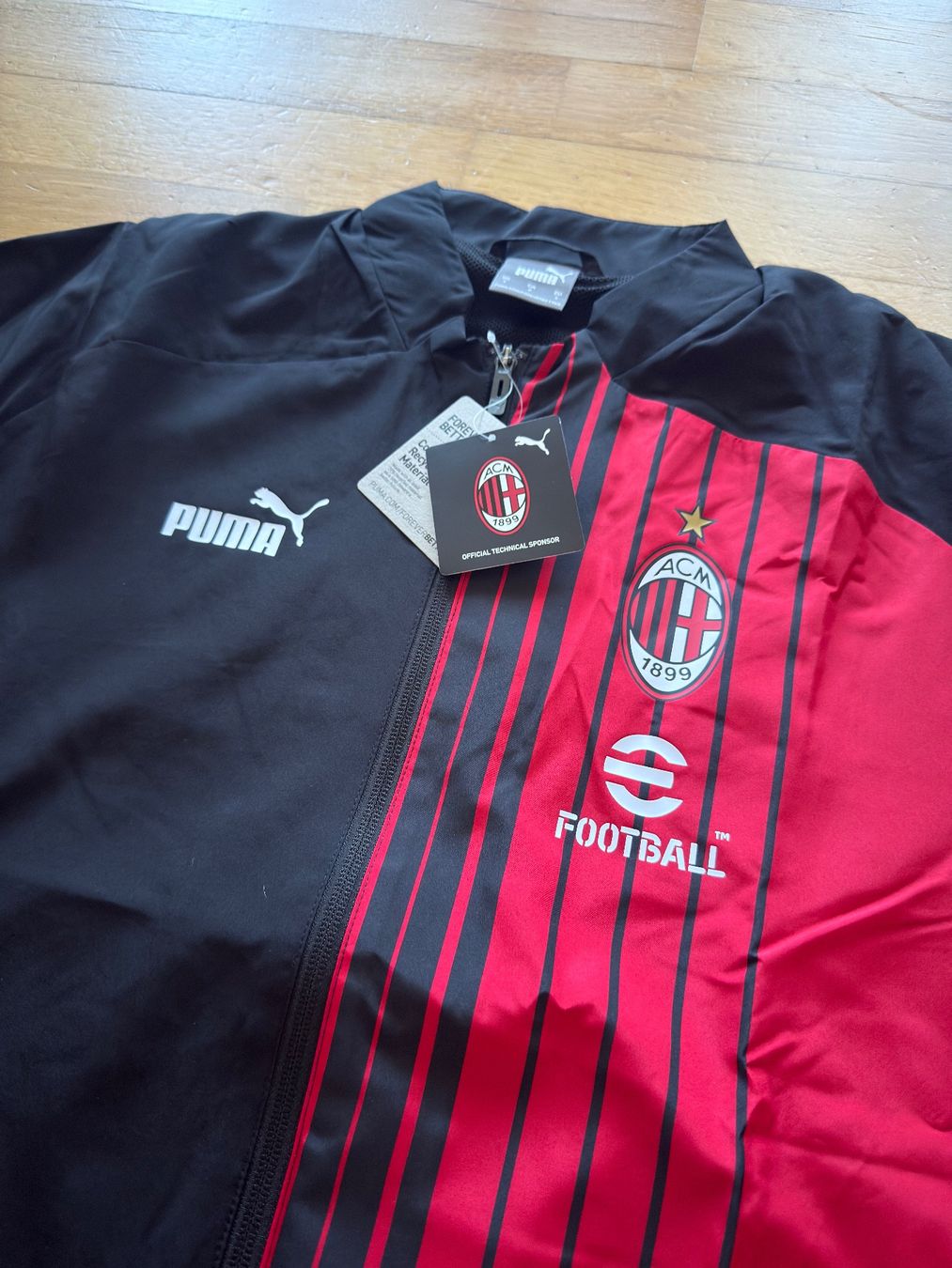 Puma Giacche: AC Milan Jacke Puma Grösse S Neu – Nuovo e nell'imballaggio originale da Illnau venduto da GinaMila 2