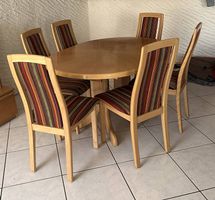 Table avec 2 rallonges et 6 chaises 