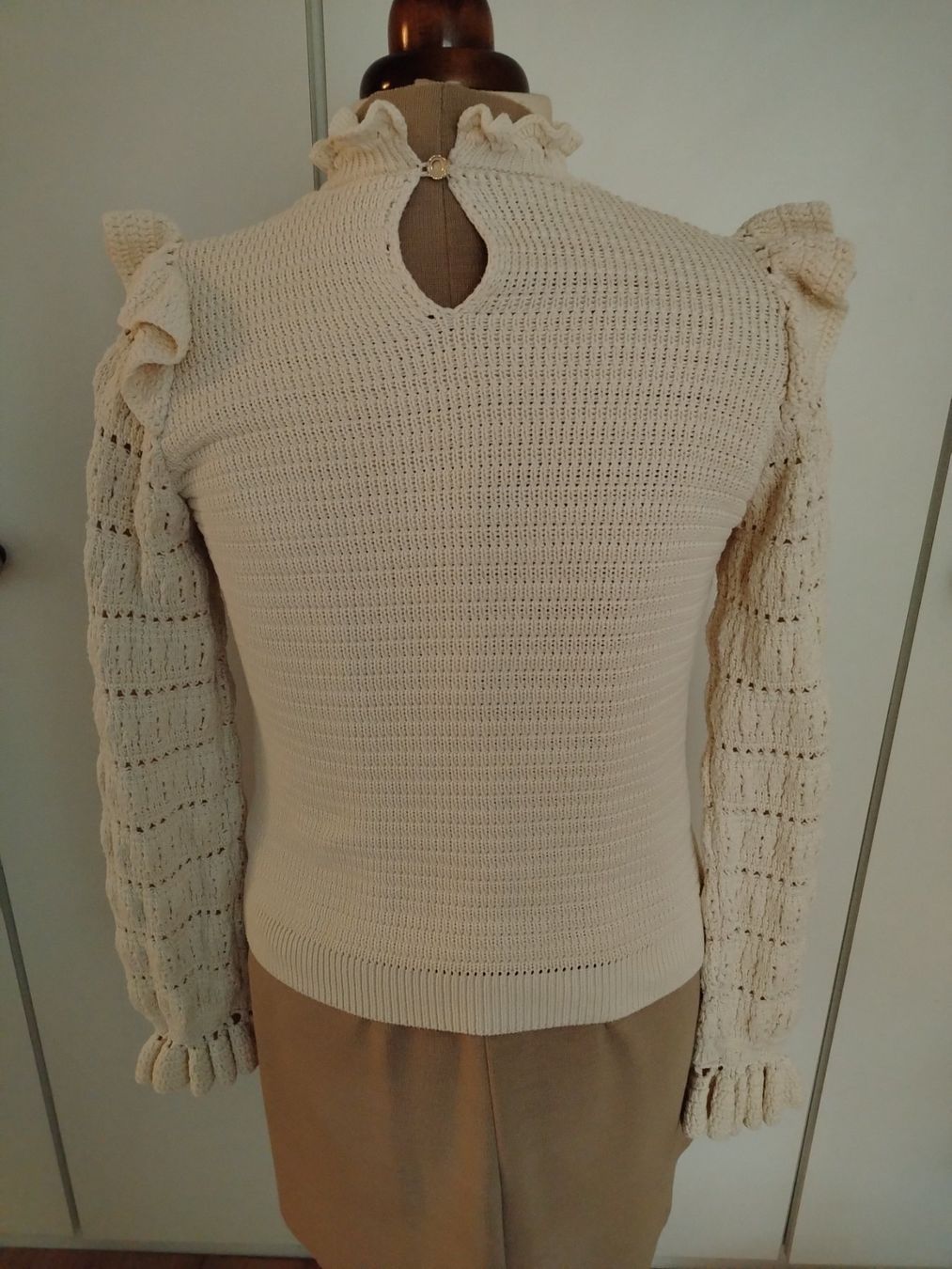 Next Maglioni & Felpe: Wunderschöner Rüschenpullover, next, Gr. M – Usato da Schönenbuch venduto da sop_n7zd 1