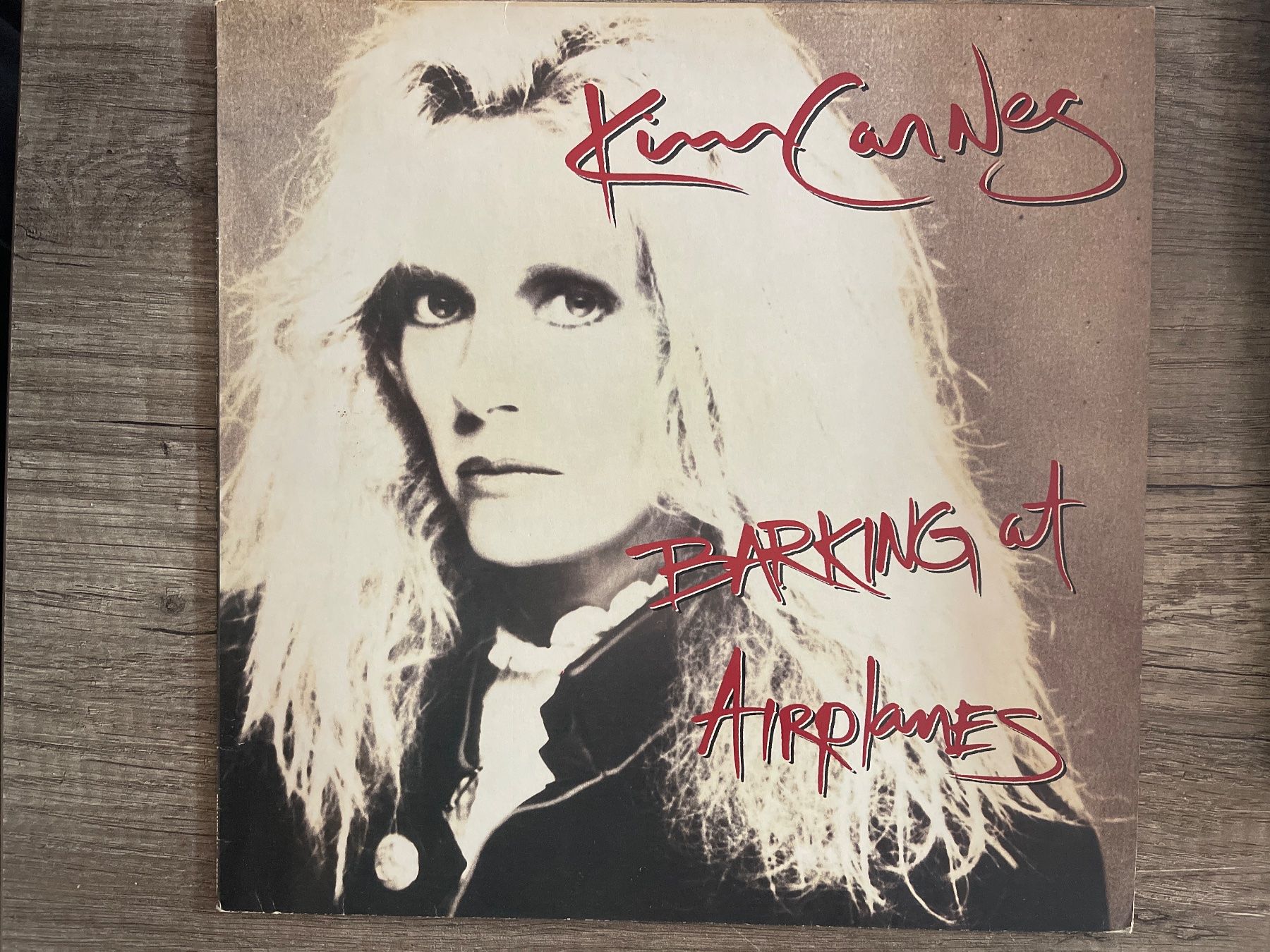 Dischi in vinile: A476/Kim Carnes - Barking At Airplanes – Usato da Frutigen venduto da Philippe_jsp