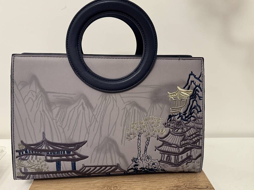 Borse da donna: Diese Handtasche ist ein echter Klassiker – Usato da St.Gallen venduto da jia_2vlq