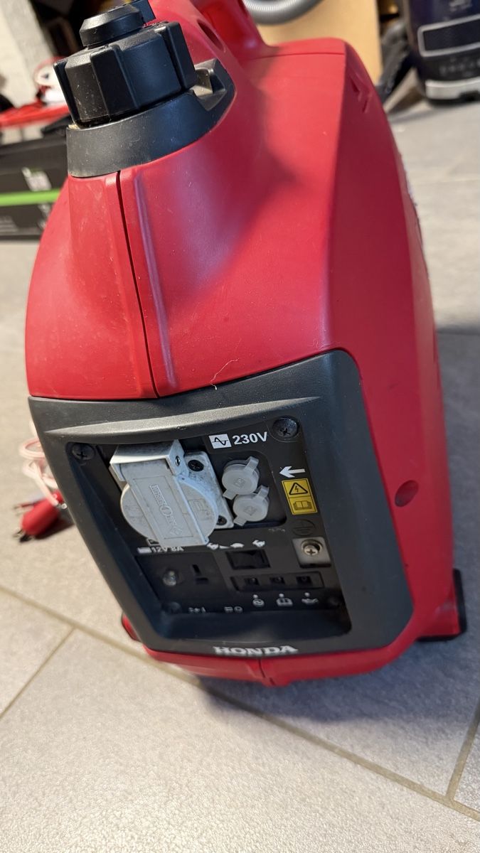 Honda Generatori di corrente: Honda  EU10i Generator – Usato da Chézard-St-Martin venduto da ism6809 4
