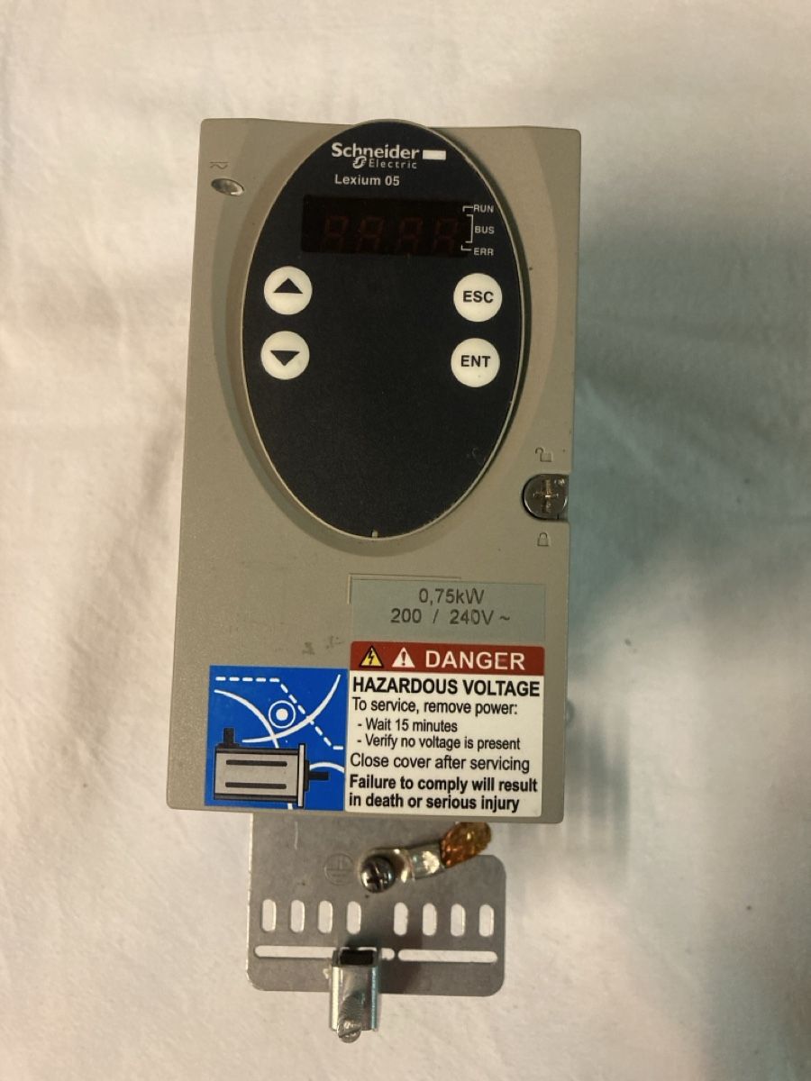 Schneider Componenti elettronici: Servoumrichter Schneider Electric LXM05BD10M2 – Usato da Rothrist venduto da Seafarer68 1