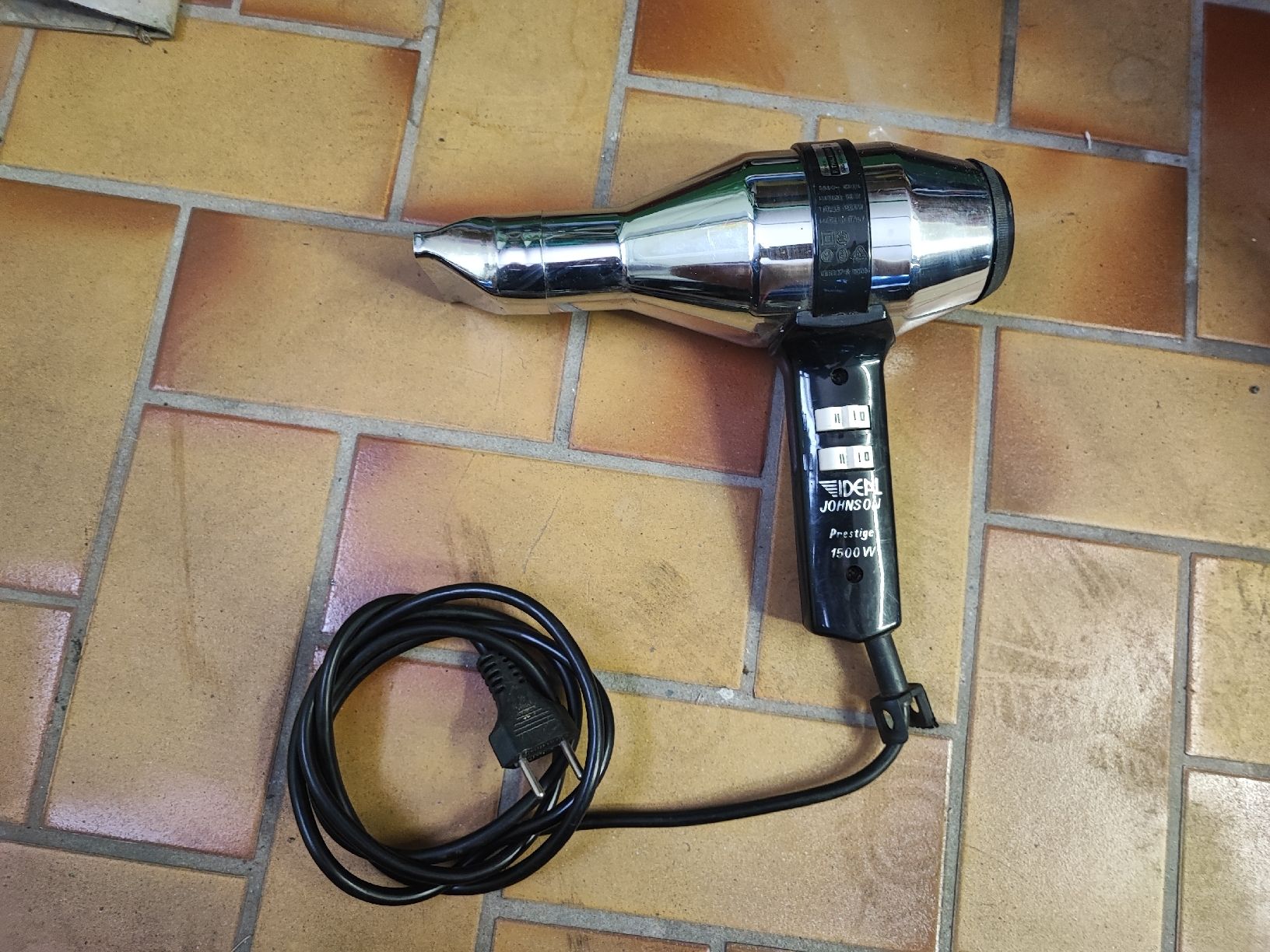 Asciugacapelli: sèche-cheveux Johnson Idéal 1500W – Usato da Vullierens venduto da Saway