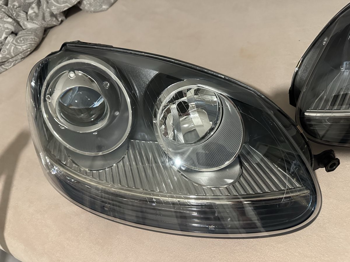VW Fari: VW Golf 5 Scheinwerfer Links Rechts Set Gut Erhalte – Usato da Zürich venduto da ner_j6xn 1