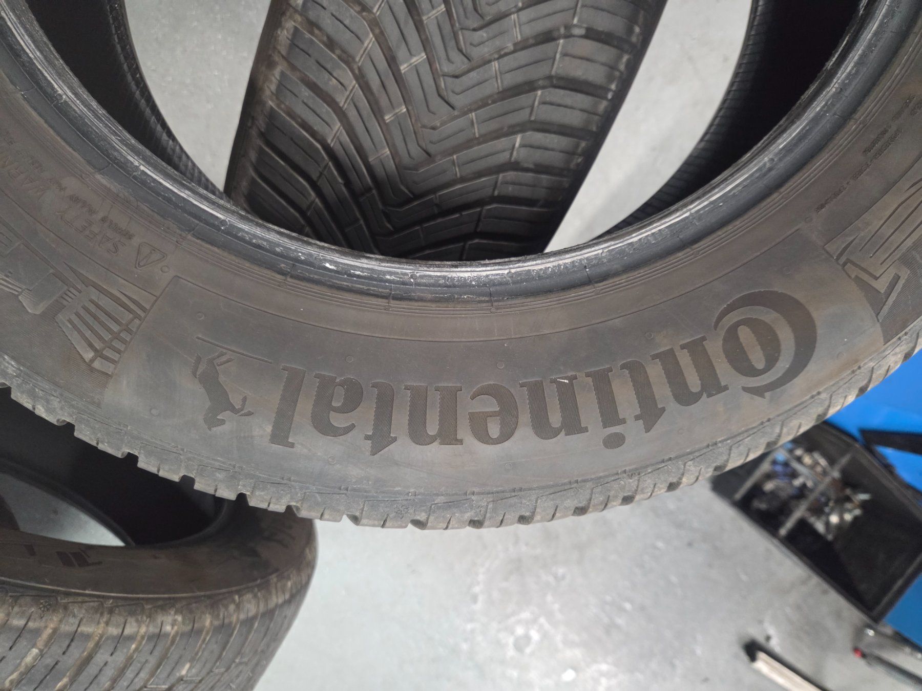 Pneumatici & Ruote complete: 225 / 60 R 17  V  XL  CONTINENTAL – Usato da Fischbach-Göslikon venduto da Emanuel.Bardhi 5
