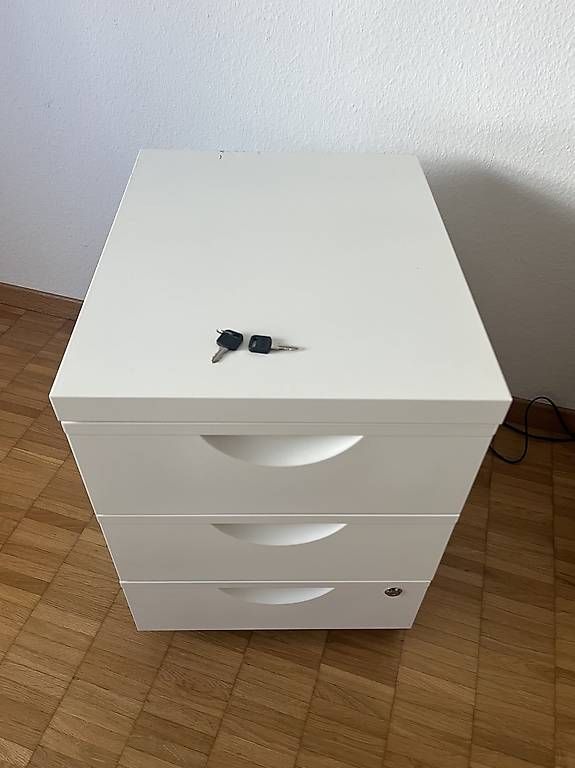 Banconi: Büro Korpus verschliessbar – Usato da Buchrain venduto da Ver-8bre 3