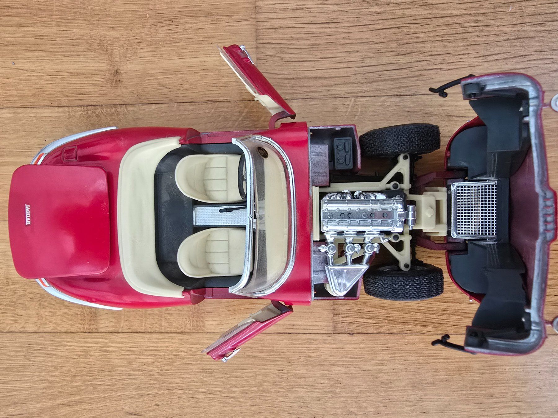 Jaguar Modellini d'auto: Modellauto Jaguar E Cabriolet, 1961 von Bburago – Nuovo (secondo la descrizione) da Rafz venduto da Domimir 7