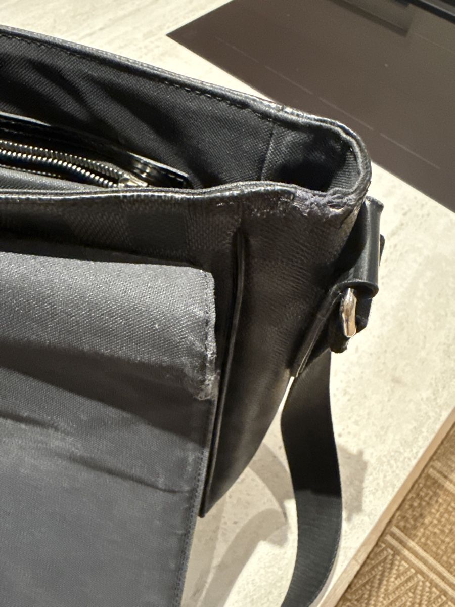 Louis Vuitton Borse: Louis Vuitton District vinyl business tasche – Usato da Untersiggenthal venduto da Sabrina1403 7