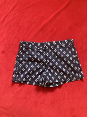 ZARA WOMAN Shorts dunkelblau Grösse M neuwertig