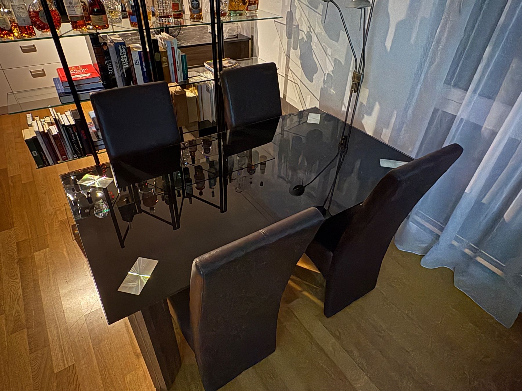 Tables: Glastisch schwarz, 90x160cm, Höhe 77cm – D'occasion à Allschwil par Tasting 5