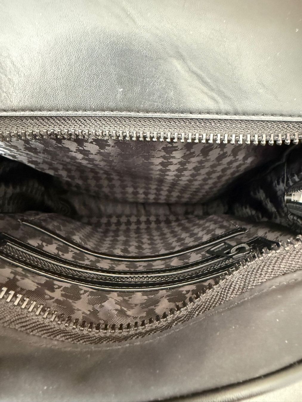 Karl Lagerfeld Zaini: Karl Lagerfeld Rucksack – Usato da Pratteln venduto da Miki_ 4