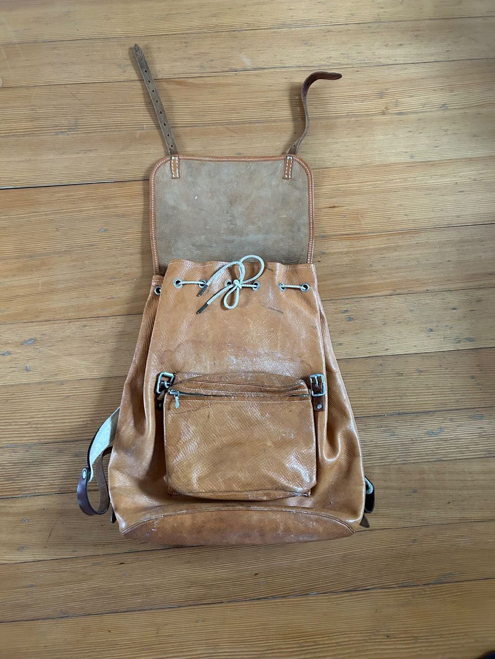 Zaini: Vintage Leder Rucksack – Usato da Aarau venduto da Tanichtis01 1