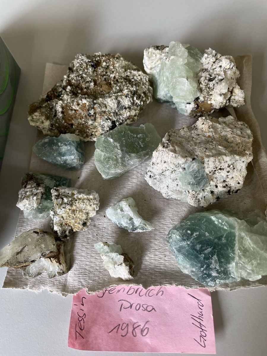 Minéraux & Lithothérapie: Alte Mineraliensammlung  – D'occasion à Mollis par Romana1978 1