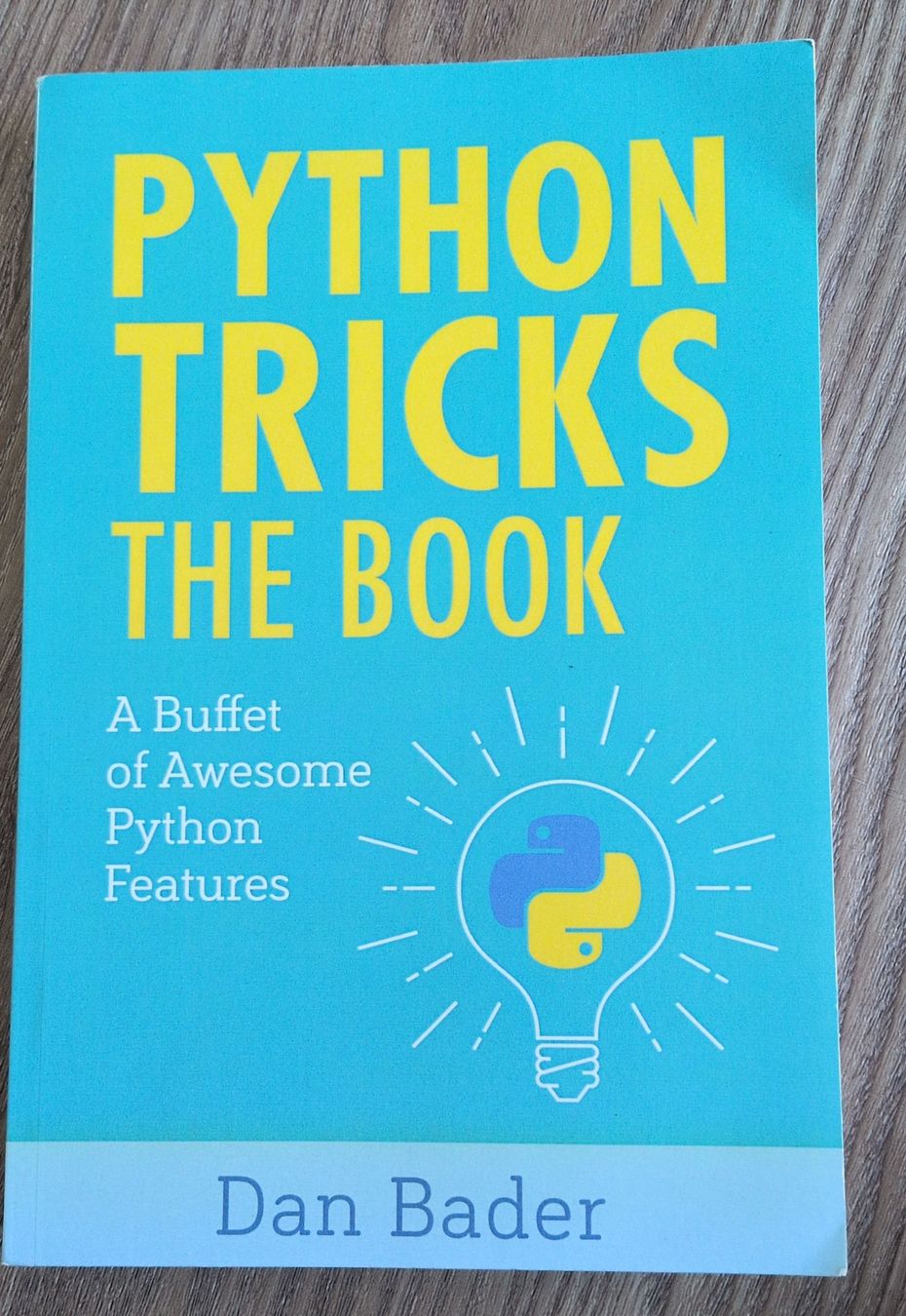 Libri: Python Tricks The Book, von Dan Bader, gebraucht – Usato da Thalwil venduto da moving_sell_26