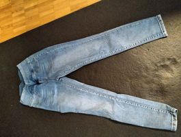 Jeans im Frühling/Sommer-Look, Grösse 36,  neu