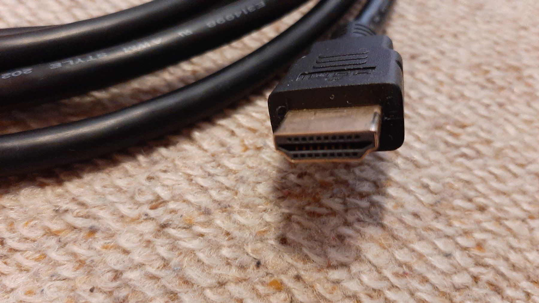 Cavi: Cavo HDMI - 3 metri – Nuovo (secondo la descrizione) da Porza venduto da ulletta1 1