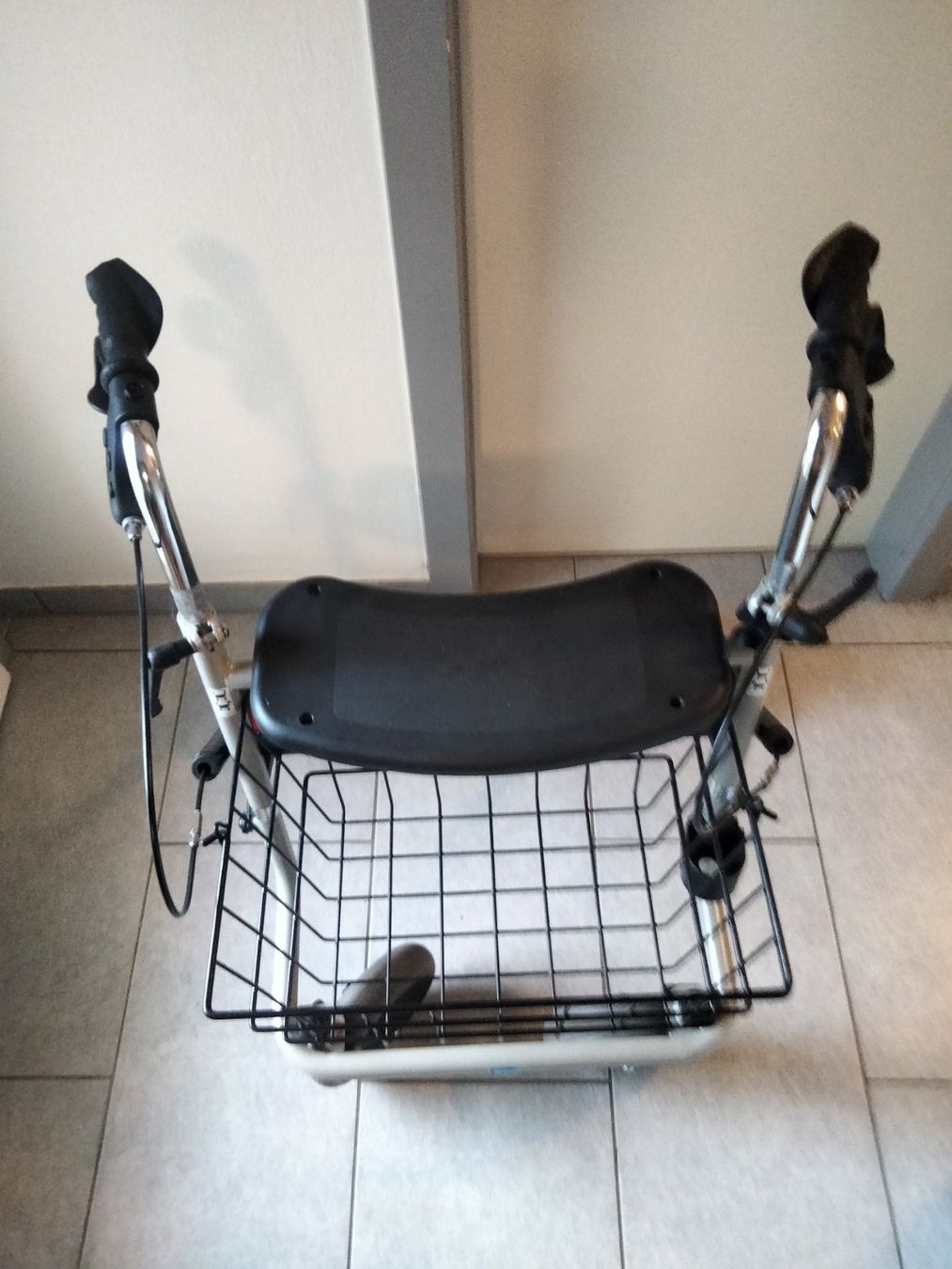 Aides à la marche: ROLLATOR – Neuf (Voir description) à Bützberg par Chisco 1