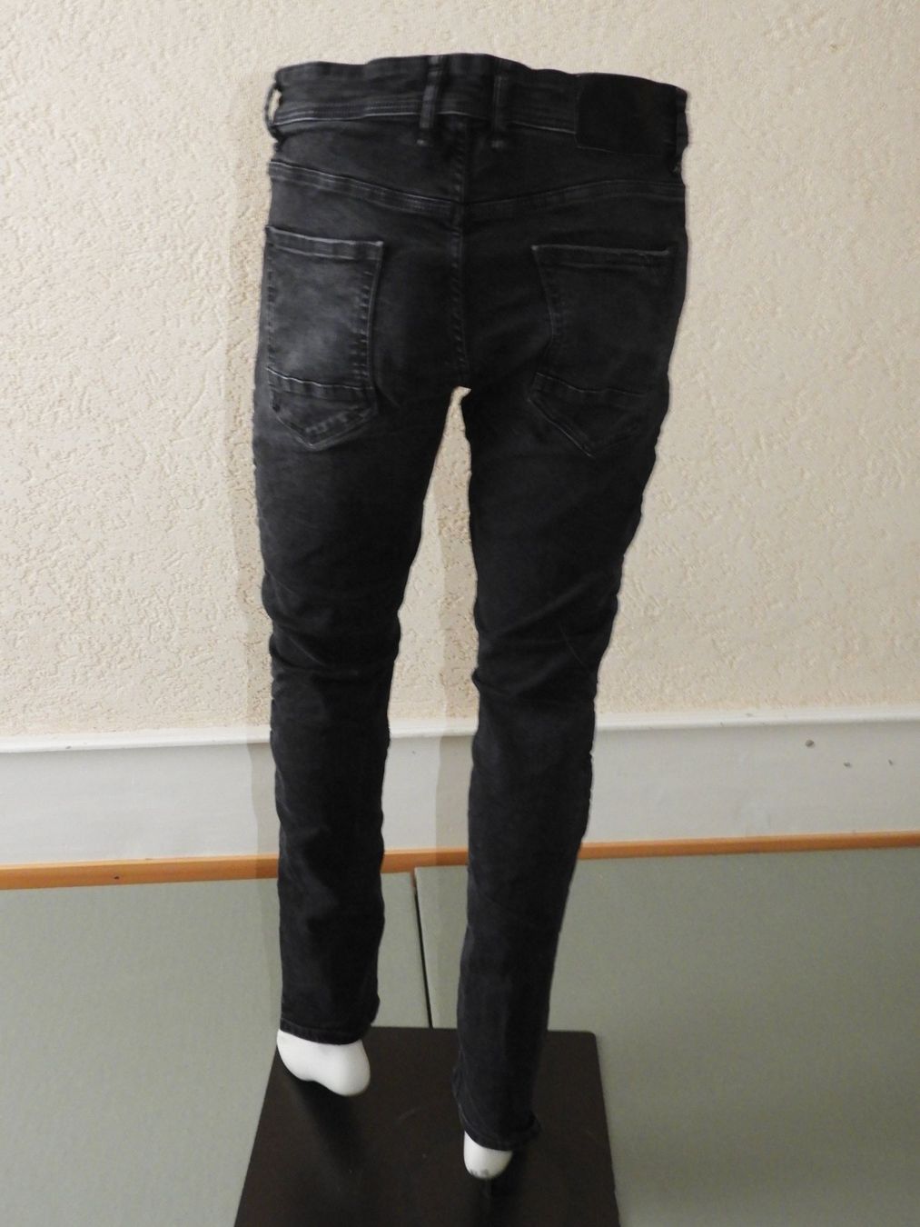 C&A Jeans: Jean noir -  taille 32/32 – Gebraucht aus Dombresson von sev_bsb8 3
