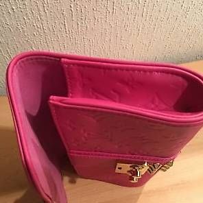 Taschen für Damen: Louis Vuitton, pochette Courtney – Gebraucht aus Pully von Occasions-luxe.Golay 1