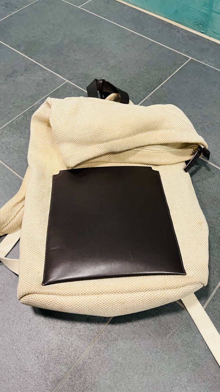Zaini: Rucksack mit echt Lederapplikationen und Laptopfach – Usato da Winterthur venduto da Simona038 1
