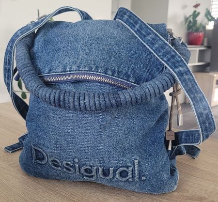 Desigual Rucksack Denim, neuwertig!