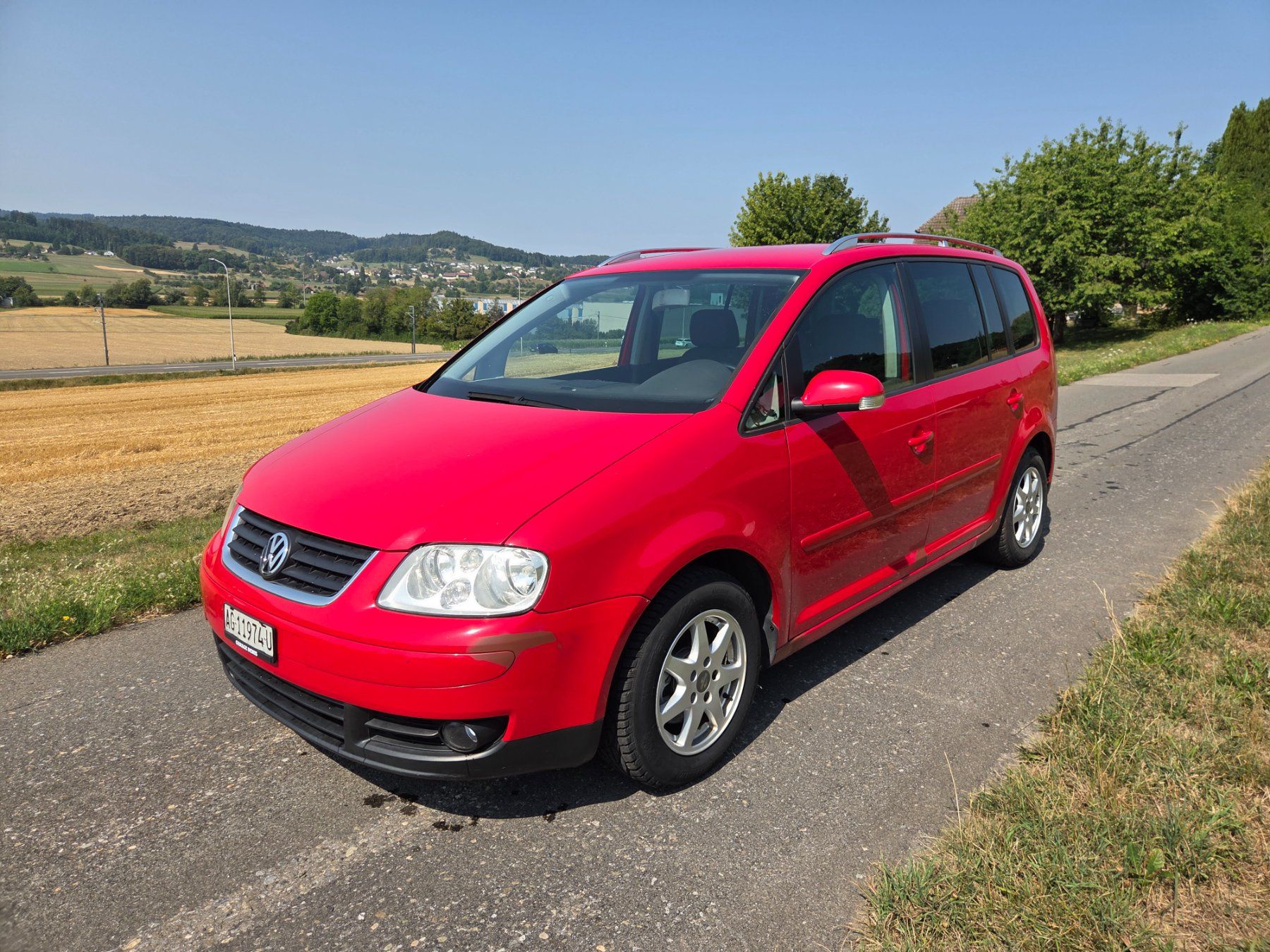 VW Autos: VW Touran Automat – D'occasion à Reinach AG par GarageDenis 1