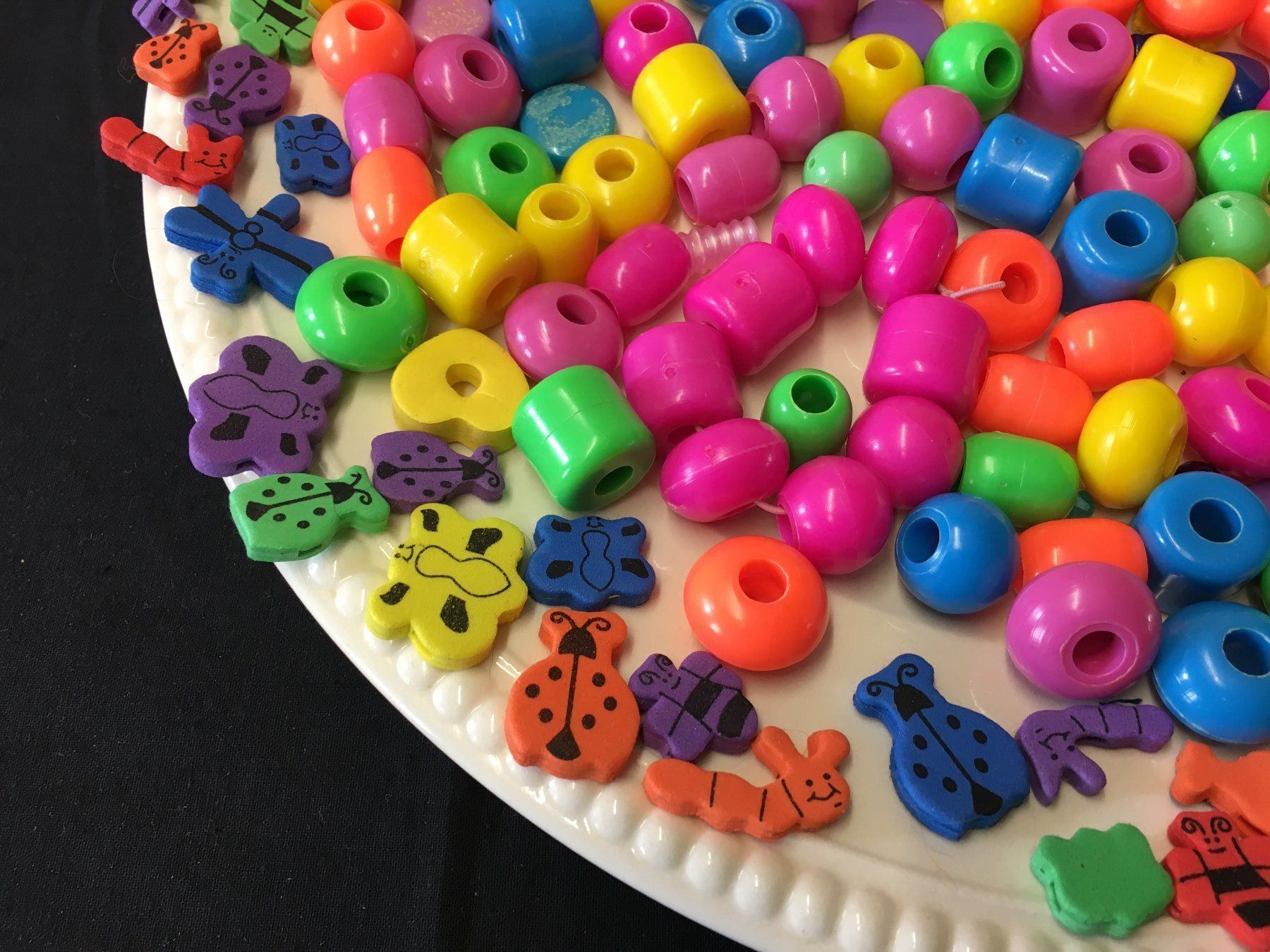 Perlen (unechte): Kunststoff Perlen / Beads, ca. 500 gr. – Gebraucht aus Schaffhausen von sparzone 2