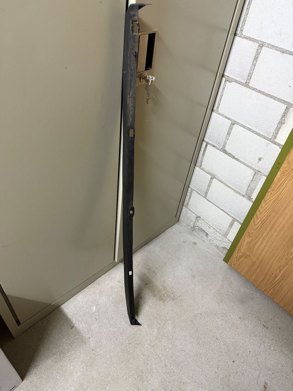 VW Tutti pezzi di ricambio auto: VW Golf I Bugspoiler klein – Usato da Goldswil venduto da noobmithoot
