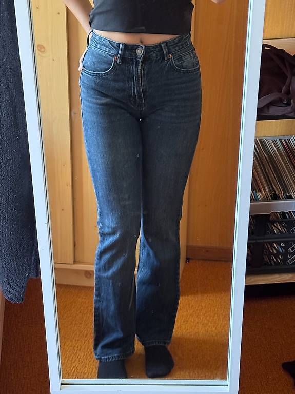 Jeans: Jeans bootcut bleu foncé – D'occasion à Yvorne par mel_wic 1