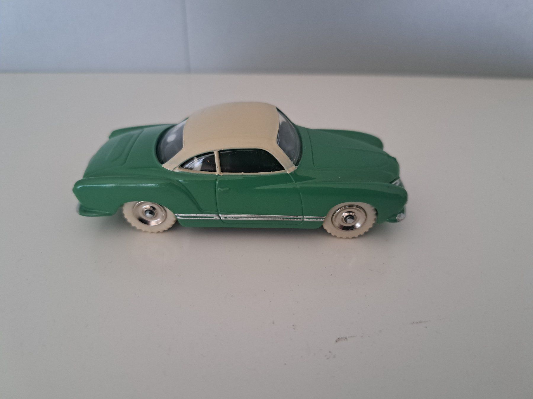 Dinky Toys Modellautos: VW Karmann Dinky Toys Neu – Neu (gemäss Beschreibung) aus Emmenbrücke von bikesandmore75