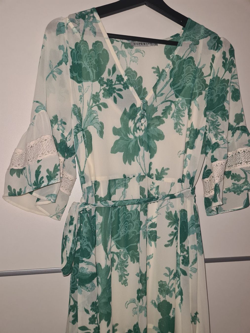 Kleider: Sommerliches Maxikleid mit Blumenmuster, Grösse 12 – Gebraucht aus Zürich von Aya28 4
