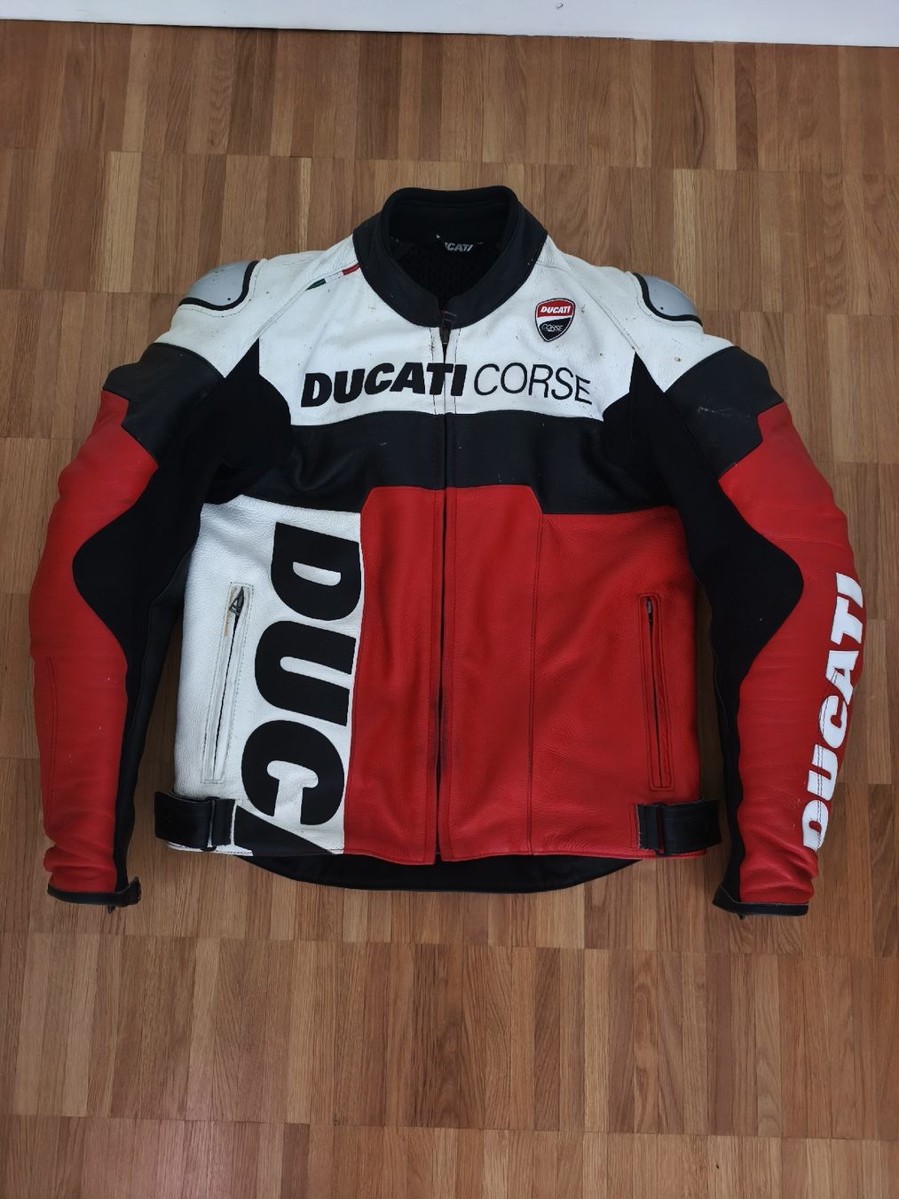 Ducati Lots de vêtements: Ducati Motorradkleidung – D'occasion à Bremgarten AG par VM_92 1