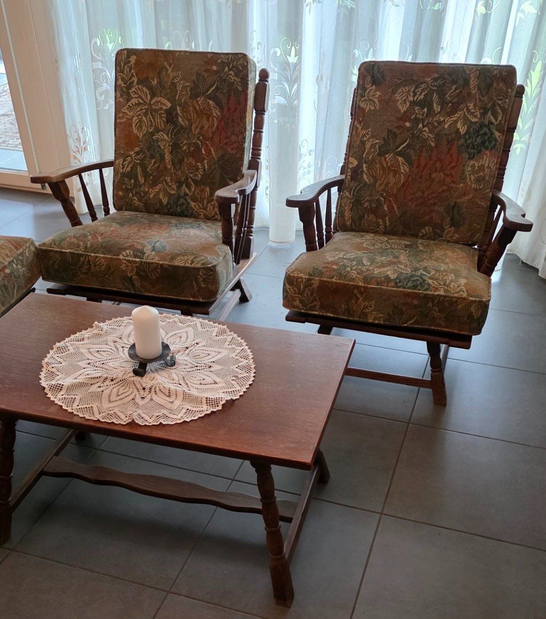 Divani: Vintage-Bijou: Rustikale Sitzgruppe Eiche Massiv 4-teilig – Usato da Flums venduto da Flumsantik 1