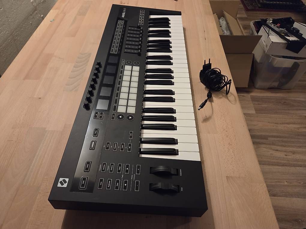 Strumenti musicali: Novation SL49 MK3 Midi Keyboard – Usato da Zürich venduto da Flvr 1