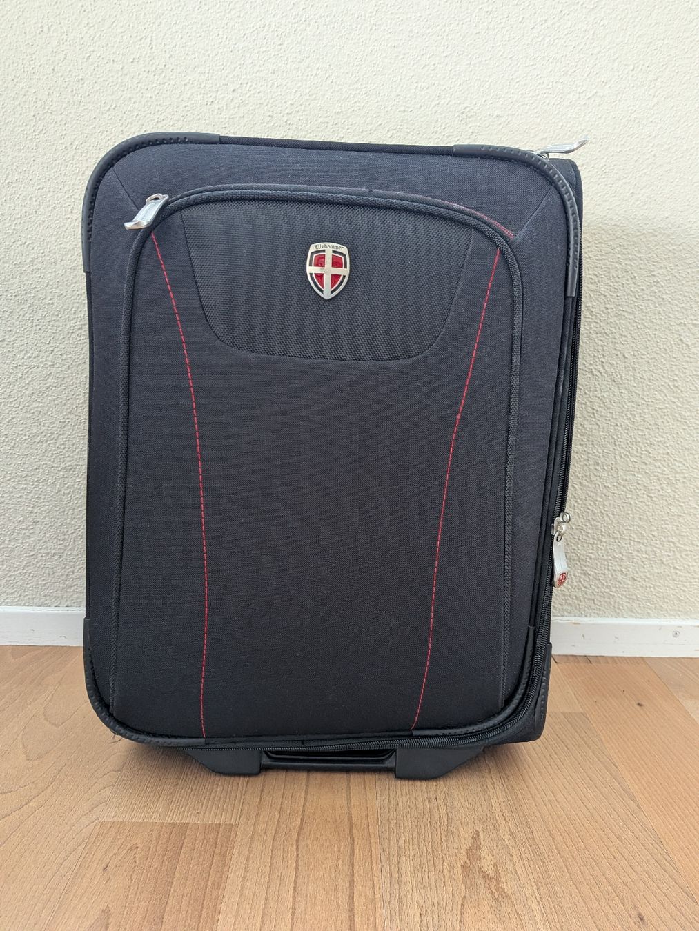 Valigie: Hand Luggage Suitcase black by Ellehammer – Usato da Untersiggenthal venduto da Naomi4