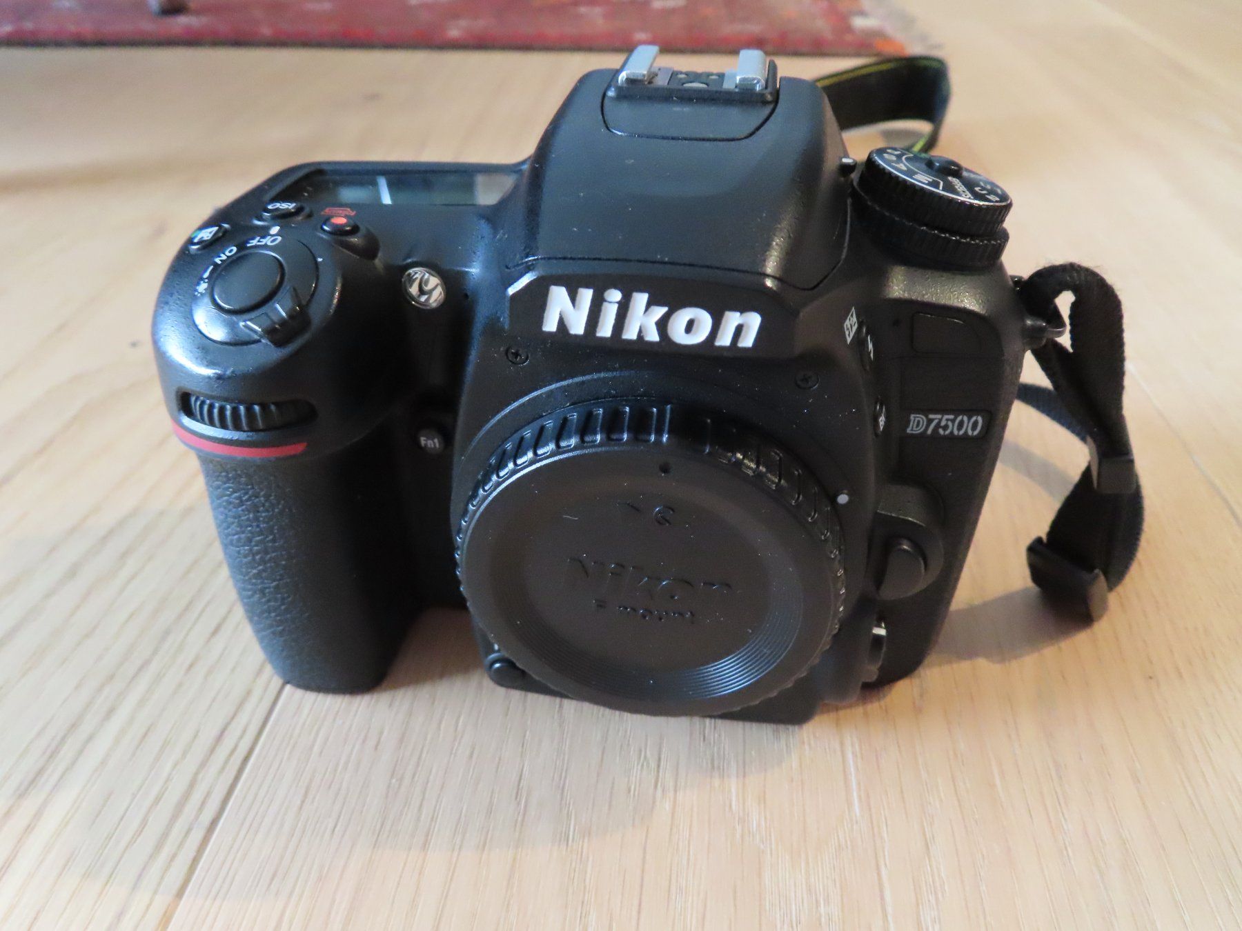 Nikon Fotocamera: Nikon Kamera-Set mit Tamron-Zoom – Usato da Oberglatt ZH venduto da ahuber3 4
