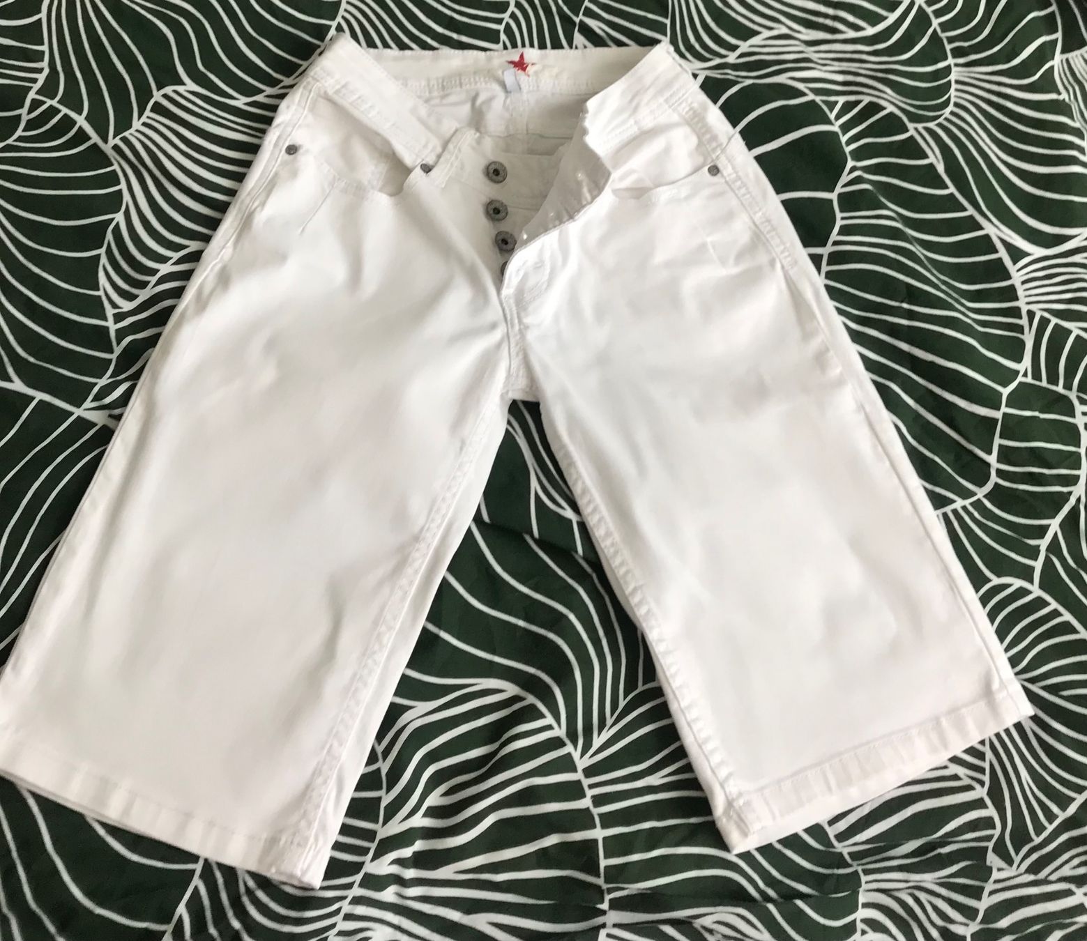 Pantaloni: Shorts Damen weiss Grösse XS – Usato da Au/ZH venduto da markthallerapperswil 6