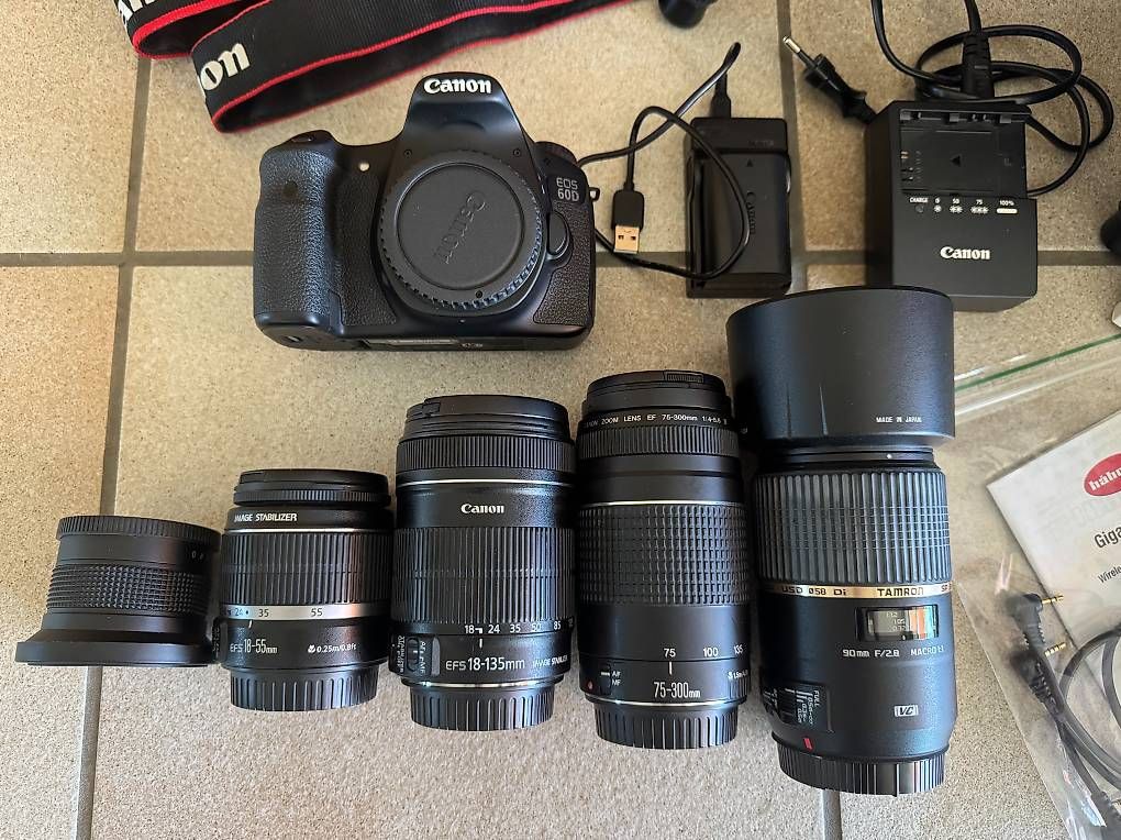 Canon Appareil photo: Canon EOS60D Spiegelreflexkamera Objektiv Makro Blitz Stativ – D'occasion à Basadingen par Cegloff 1