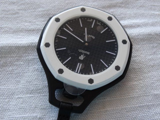 Swatch Uhren: Royal Pop – Neu und originalverpackt aus Hüntwangen von Gandall