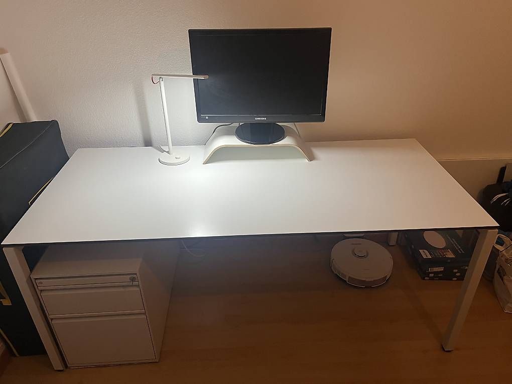 Schreibtische: Grosser Bürotisch – Gebraucht aus Luzern von ELIAS1A 2