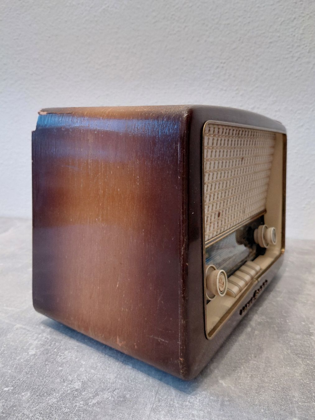 Loewe Radio: Vintage Loewe Opta Bella – Difettoso da Turbenthal venduto da apr_h7z2 4