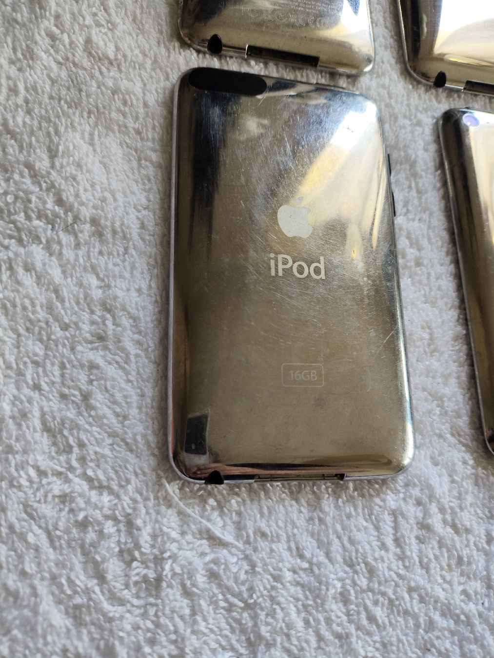 Apple Lettore multimediale portatile: iPod Touch 4 Stück ( defekt) – Difettoso da Zollikofen venduto da zar_j67f 4