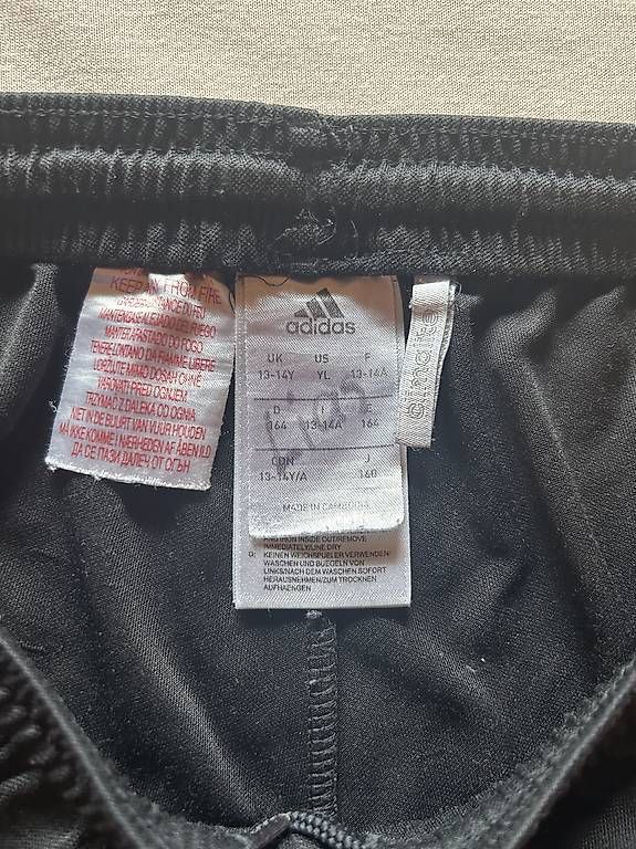 Pantaloni: Adidas Sporthose schwarz – Usato da Trub venduto da elinschleiderschrank 1