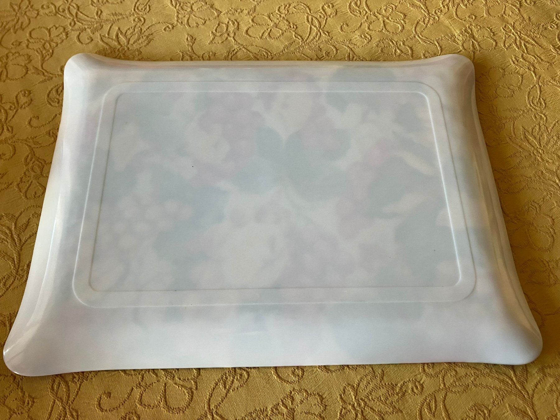 Piatti di portata: Vassoio in plastica con uva e vite – Usato da Melano venduto da H-Sara 1