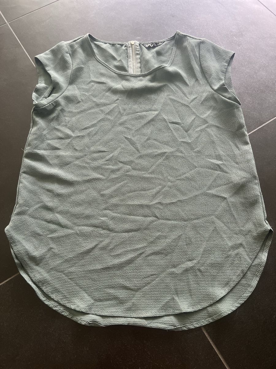 Only Camicette: ONLY Shirt, Blusenoptik, Gr. 34 – Usato da Bilten venduto da and_6hjn 1